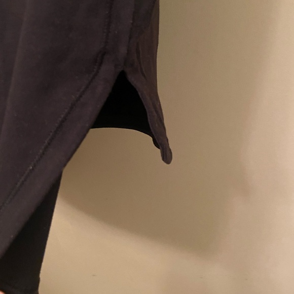 Lululemon High-Low Skirt size 4. - Picture 5 of 5